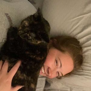 Meet your Posher, Laura